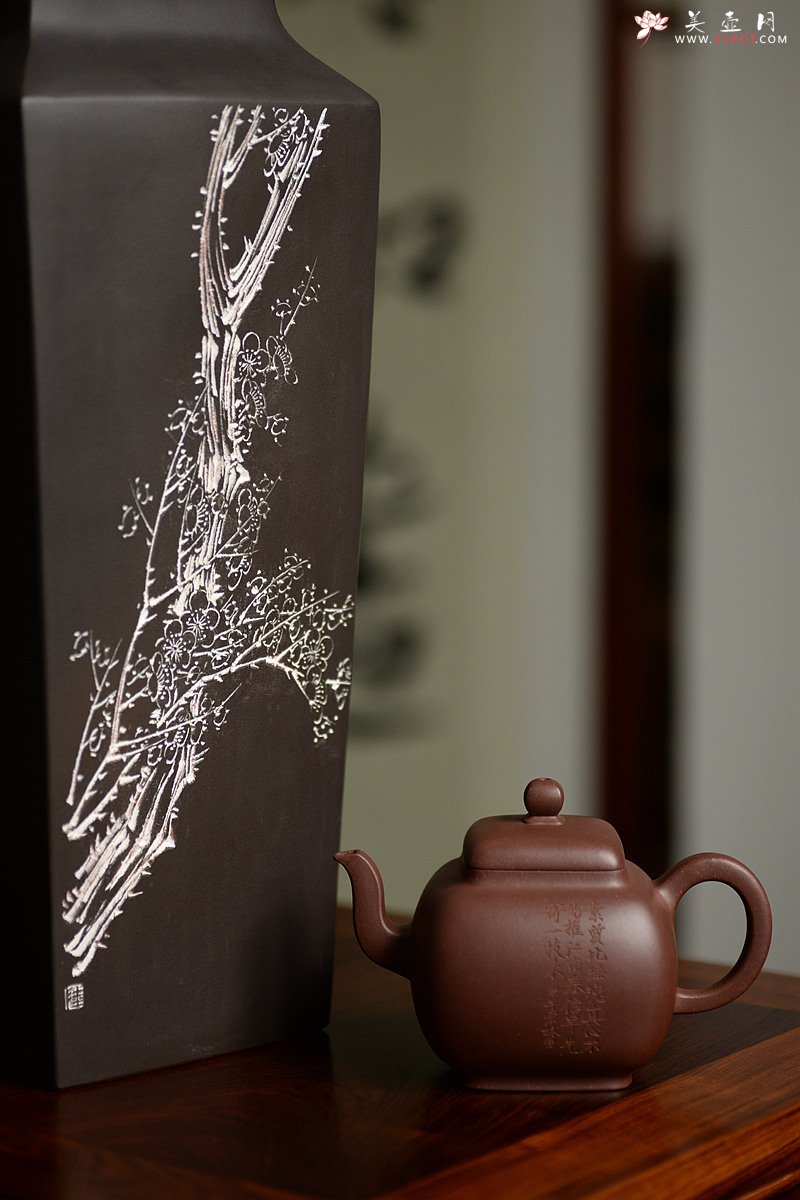 紫砂壶图片：陆逸舟近作 文房雅物~ 全手四方瓶 - 宜兴紫砂壶网