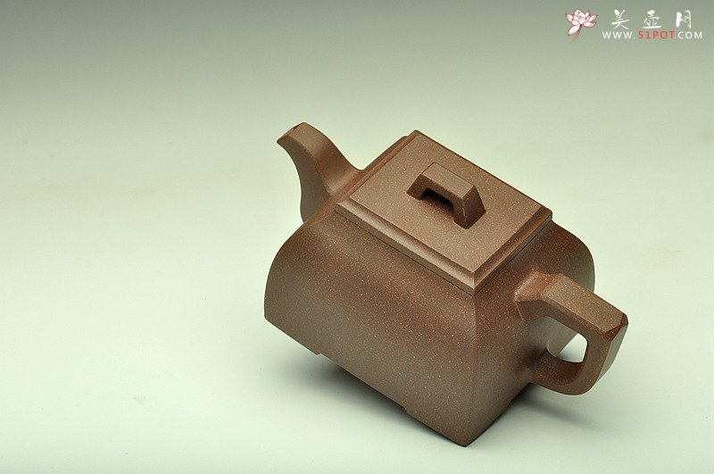 紫砂壶图片：厚重大气  全手琮鼎四方 - 宜兴紫砂壶网