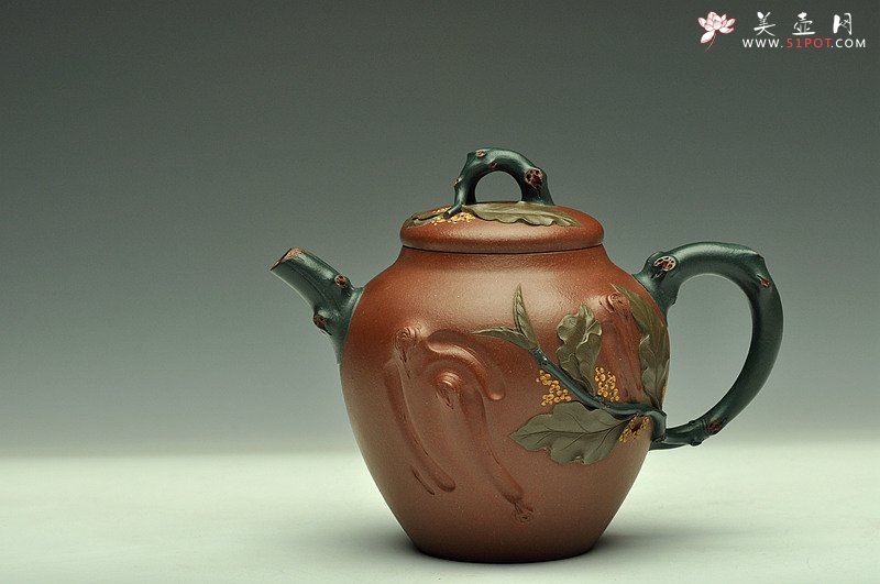 紫砂壶图片：三色装饰 贴塑精彩~ 桂花香二式 孙伟强张新亚合作 - 宜兴紫砂壶网