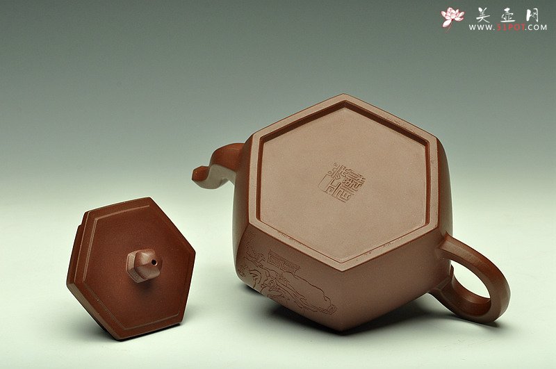 紫砂壶图片：强强联合 陈宏林精心装饰 飘逸灵动 全手大逸公六方 - 宜兴紫砂壶网