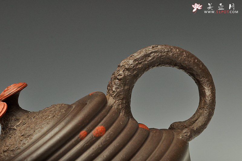 紫砂壶图片：花货实力派孙伟强作品  徐汉棠风格之福寿延年 灵芝壶 雄厚蕴古 - 宜兴紫砂壶网