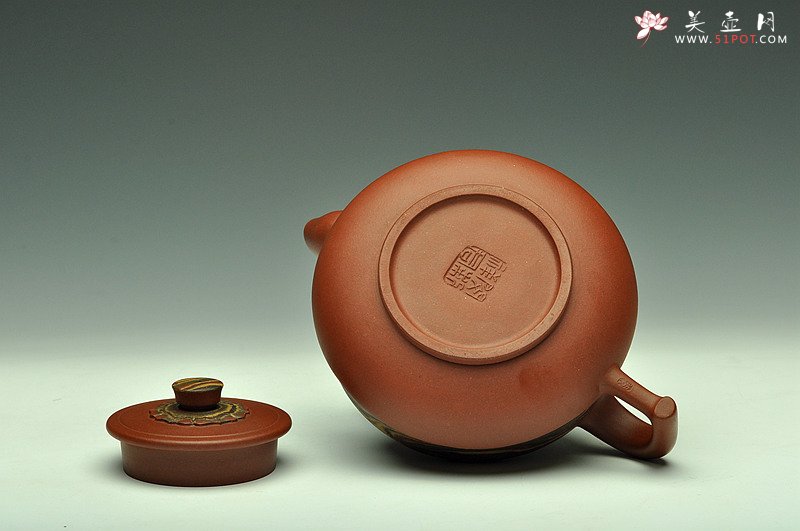 紫砂壶图片：国工闵祥君作品 习习清风引碧云 通透绞泥 全手碧云 古韵十足 - 宜兴紫砂壶网