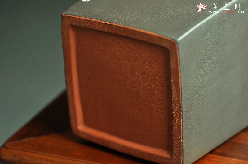 紫砂壶图片：陆逸舟近作 文房雅物~ 全手四方瓶 - 宜兴紫砂壶网