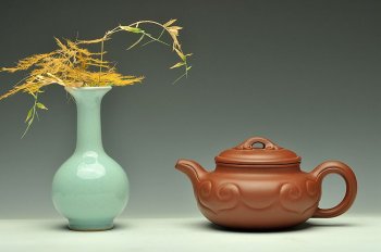 紫砂壶图片：线条流畅 精工典范 红皮龙称心如意 壶中贵妃 - 宜兴紫砂壶网