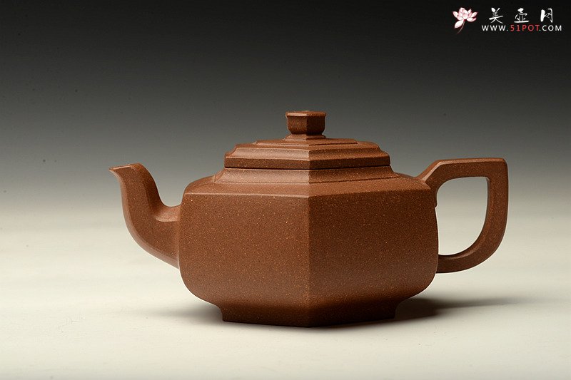 紫砂壶图片：方圆之精妙 何卫枫新品 挺拔流畅 全手中雪华 - 宜兴紫砂壶网