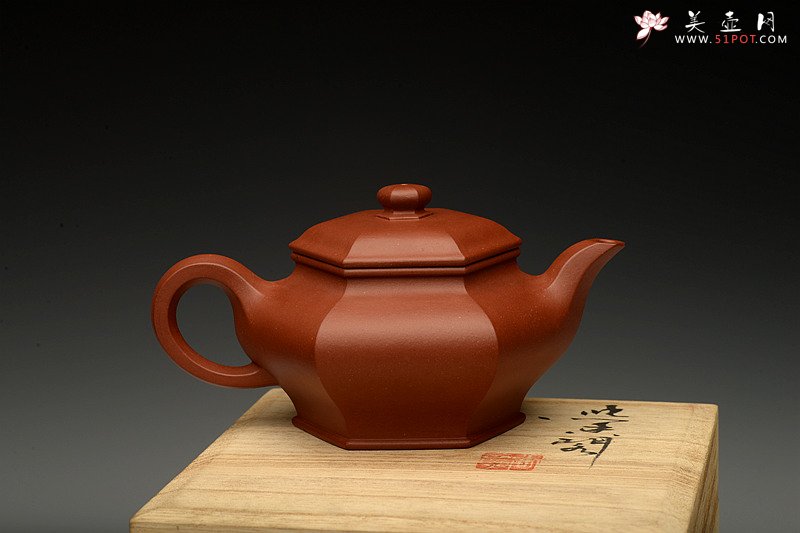 紫砂壶图片：温润如玉  全手六方水扁 线条流畅  - 宜兴紫砂壶网