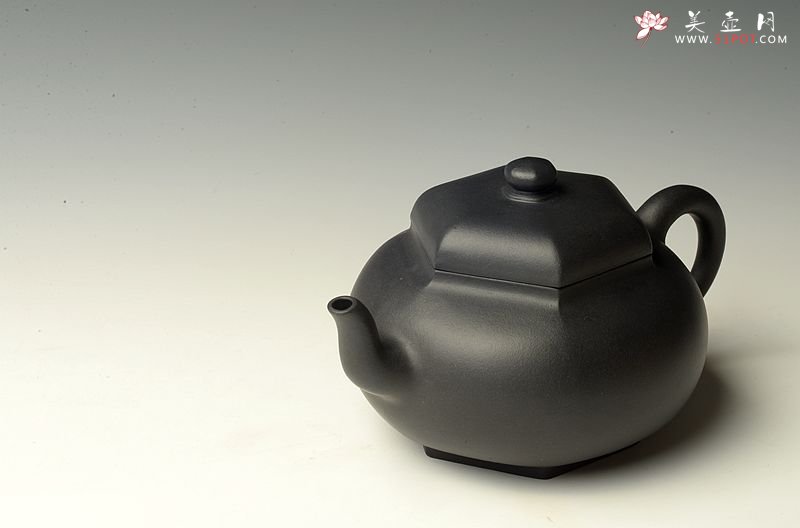 紫砂壶图片：潘小东新作 端庄秀丽 随方就圆 全手六方鼓腹 难度大~捂灰 - 宜兴紫砂壶网