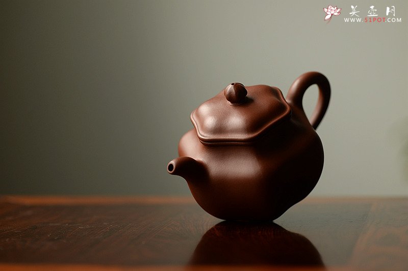 紫砂壶图片：许学军老师新品 气度不凡 全手六角莲子 - 宜兴紫砂壶网
