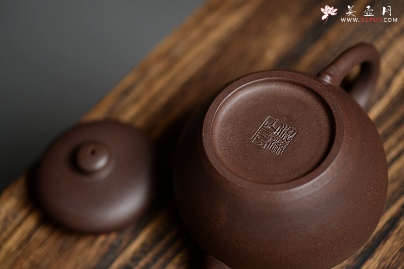 紫砂壶图片：美壶特惠 优质紫泥 厚重古朴 全手明式摹古 - 宜兴紫砂壶网