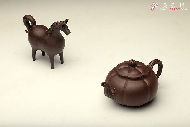 紫砂壶图片：全手筋囊佳器 获得全手工二等奖 蔡旭伟代表作 铭德 - 宜兴紫砂壶网