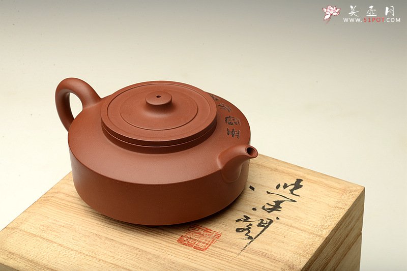 紫砂壶图片：清时其味 玉成窑遗韵 曲峰最新作品~ 三足周盘  - 宜兴紫砂壶网