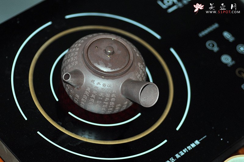 紫砂壶图片：泓渝山房 煮茶品茗 玩味侧把巨轮 茶人风情~ 电陶炉烧水 - 宜兴紫砂壶网