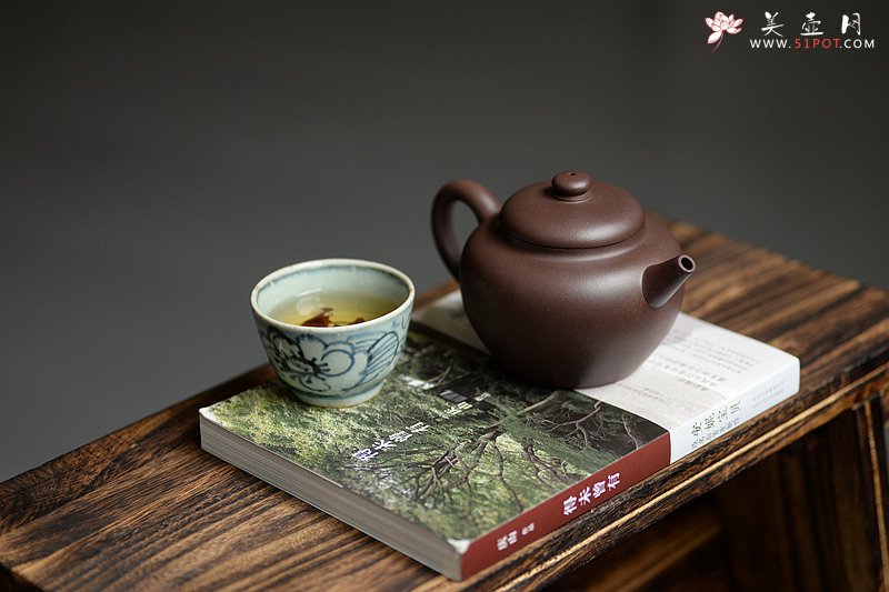 紫砂壶图片：美壶特惠 优质紫泥 厚重古朴 全手明式摹古 - 宜兴紫砂壶网