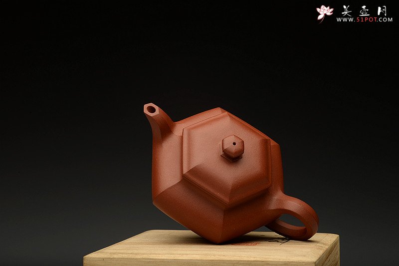 紫砂壶图片：温润如玉  全手六方水扁 线条流畅  - 宜兴紫砂壶网