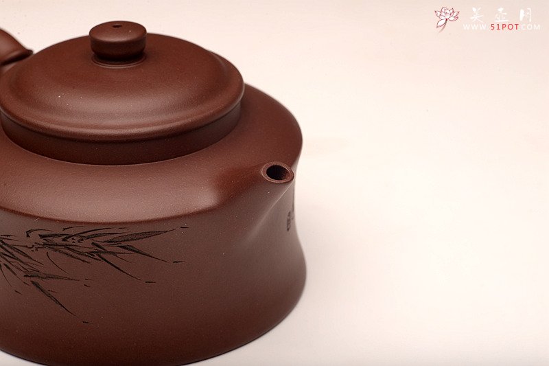 紫砂壶图片：强强联合 曲峰经典作品  全手玉龙禅锺 陆轶舟装饰 - 宜兴紫砂壶网