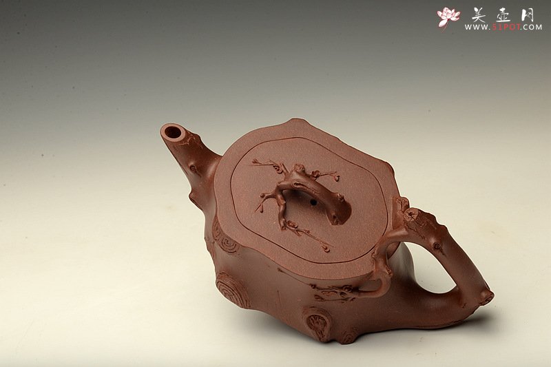 紫砂壶图片：傲梅斗雪 苍老遒劲 全手铁骨寒梅 经典作品  - 宜兴紫砂壶网