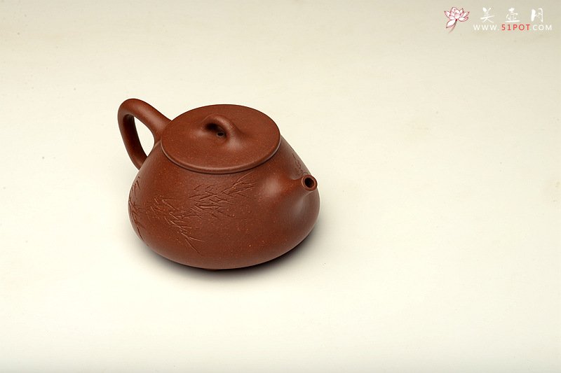 紫砂壶图片：张力十足 陆轶舟装饰 全手平盖石瓢 - 宜兴紫砂壶网