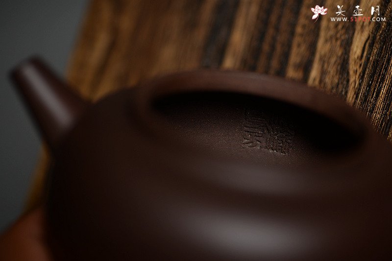 紫砂壶图片：美壶特惠 优质紫泥 厚重古朴 全手明式摹古 - 宜兴紫砂壶网