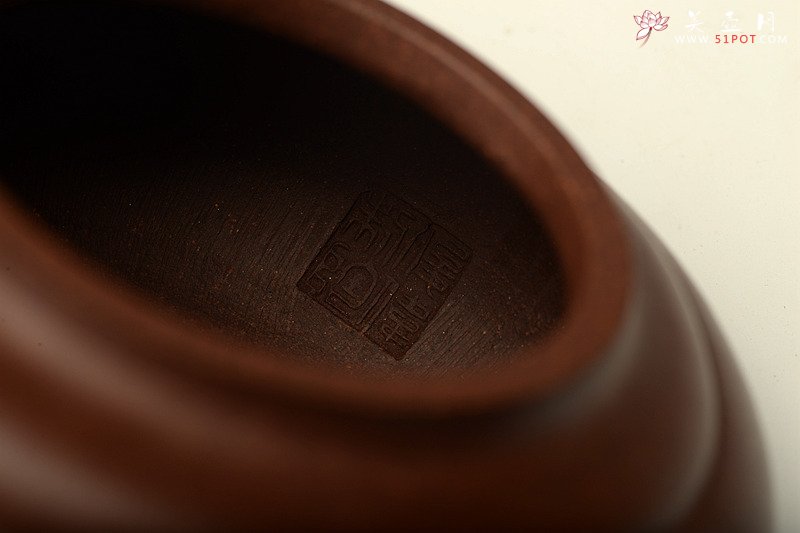 紫砂壶图片：线条优美 饱满精致 全手想泉 传统经典 - 宜兴紫砂壶网