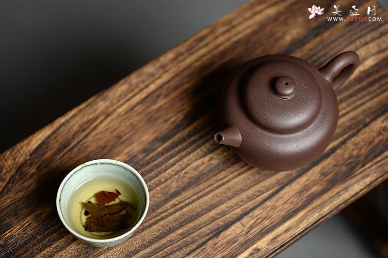 紫砂壶图片：美壶特惠 优质紫泥 厚重古朴 全手明式摹古 - 宜兴紫砂壶网