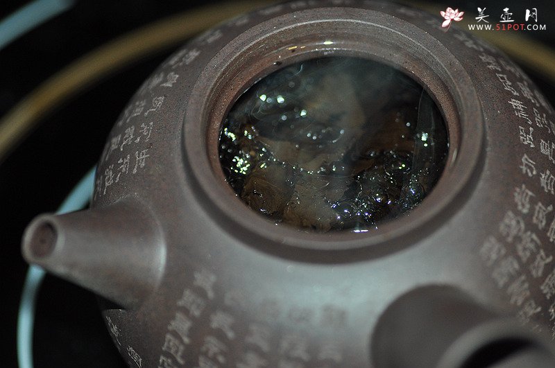 紫砂壶图片：泓渝山房 煮茶品茗 玩味侧把巨轮 茶人风情~ 电陶炉烧水 - 宜兴紫砂壶网