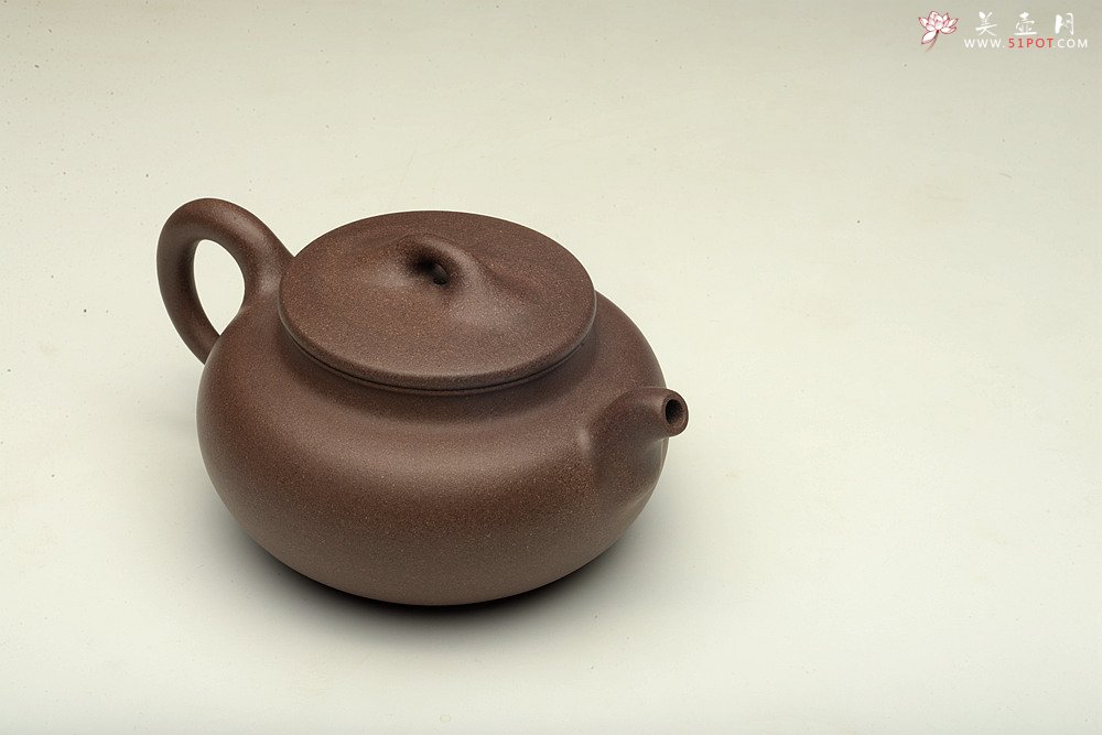 紫砂壶图片：美壶特惠 温文尔雅 青灰泥  融古一式 - 宜兴紫砂壶网