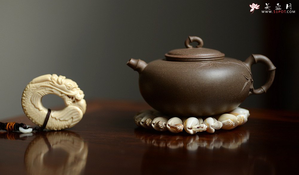 紫砂壶图片：实力派潘丹初 优质青段 国画入壶 秀雅文气 全手原创福竹o(∩_∩)o  - 宜兴紫砂壶网