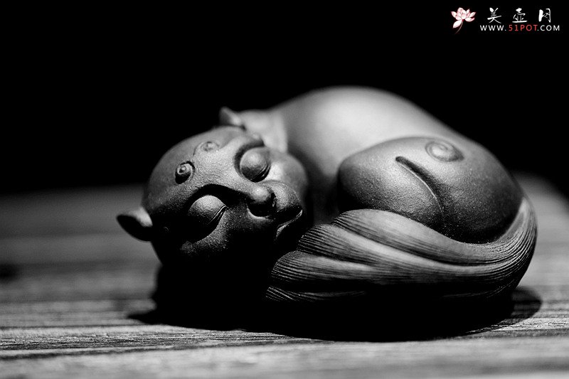 紫砂壶图片：栩栩如生 睡狸o(∩_∩)o  精品茶宠 - 宜兴紫砂壶网