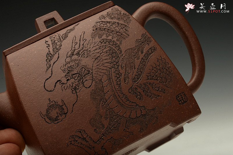 紫砂壶图片：李彦雄新作 龙行天下 四方山水~ 全手镶片 志在四方 - 宜兴紫砂壶网