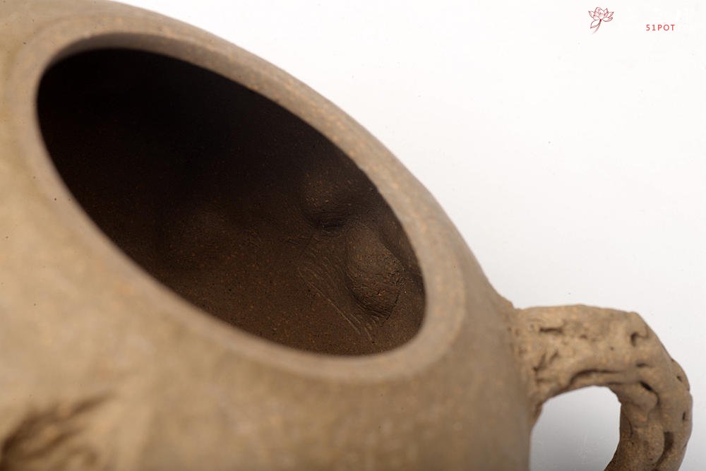 紫砂壶图片：肌理丰富 拙味~ 全手薄胎龚春 金蟾~沧桑质感 - 宜兴紫砂壶网