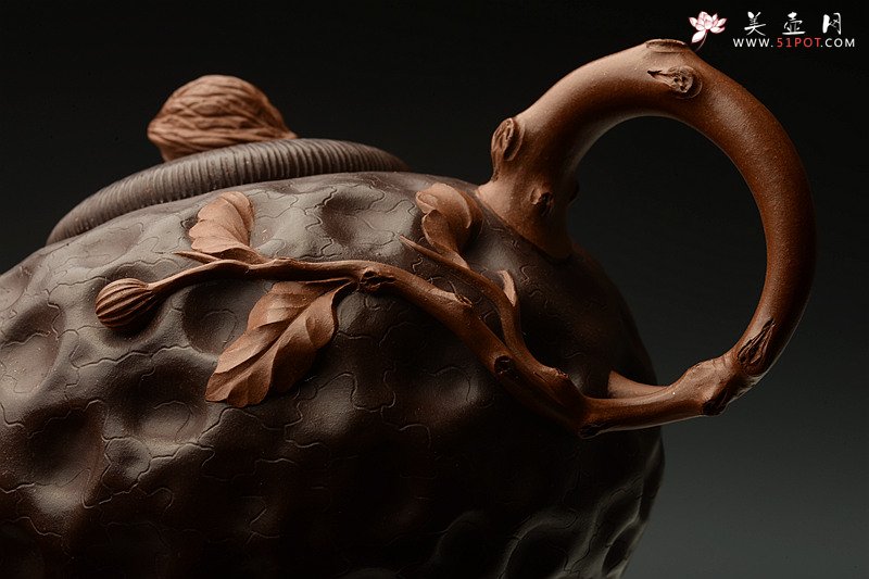 紫砂壶图片：原创作品 孙伟强张新亚合作 菩提 沧桑自然 贴叶精湛 - 宜兴紫砂壶网