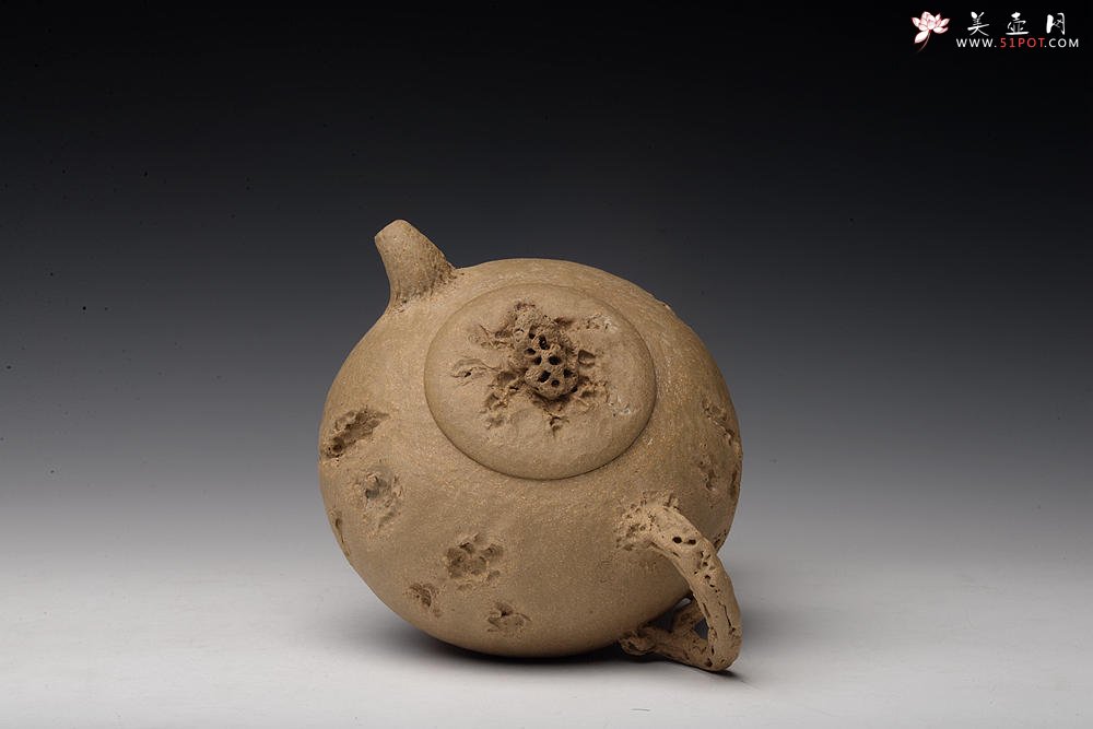 紫砂壶图片：肌理丰富 拙味~ 全手薄胎龚春 金蟾~沧桑质感 - 宜兴紫砂壶网