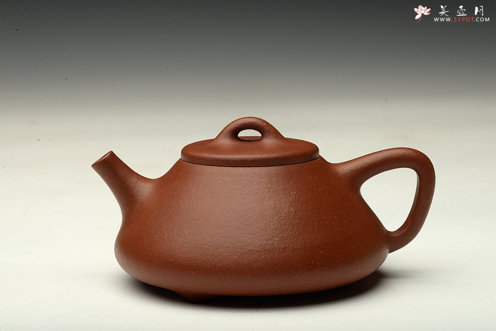 紫砂壶图片：纯料降坡泥 骨肉均挺 全手小子冶石瓢 - 宜兴紫砂壶网