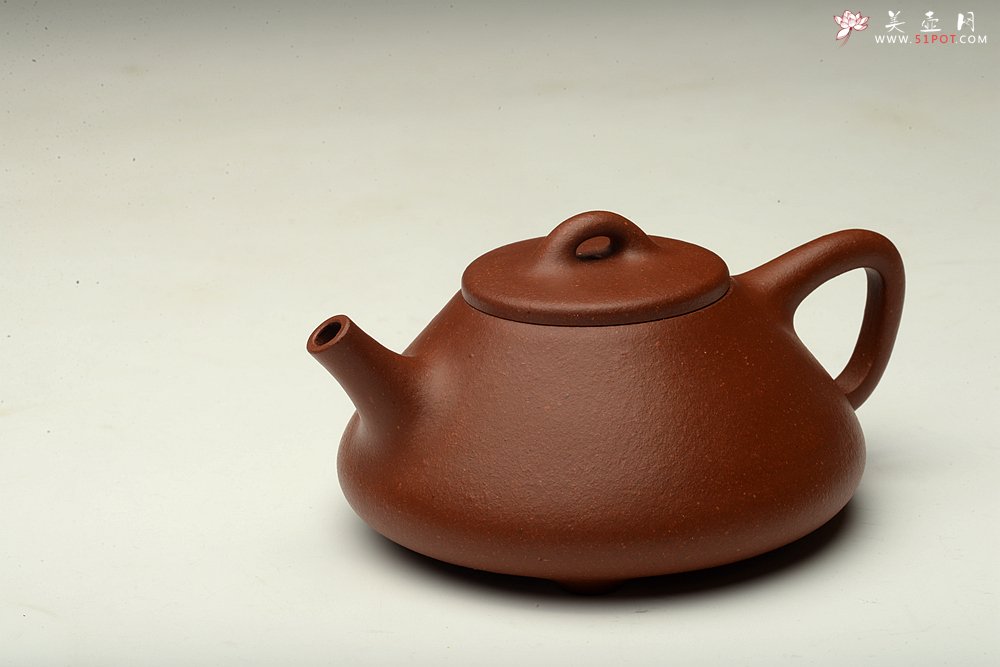 紫砂壶图片：纯料降坡泥 骨肉均挺 全手小子冶石瓢 - 宜兴紫砂壶网