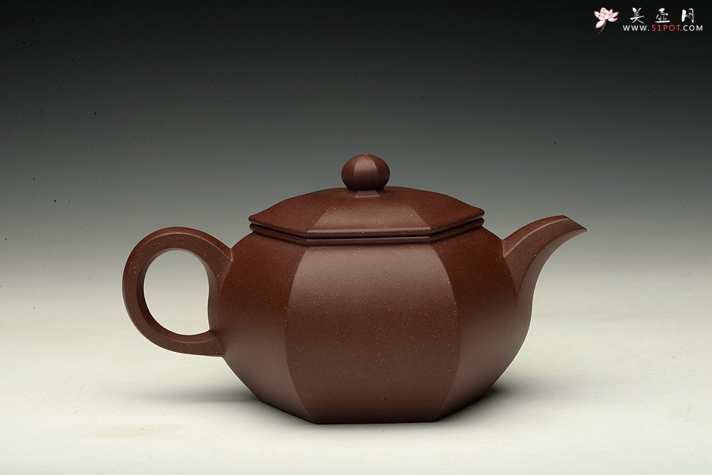紫砂壶图片：何卫枫新作 面面得体 大口实用 全手醉六方 - 宜兴紫砂壶网