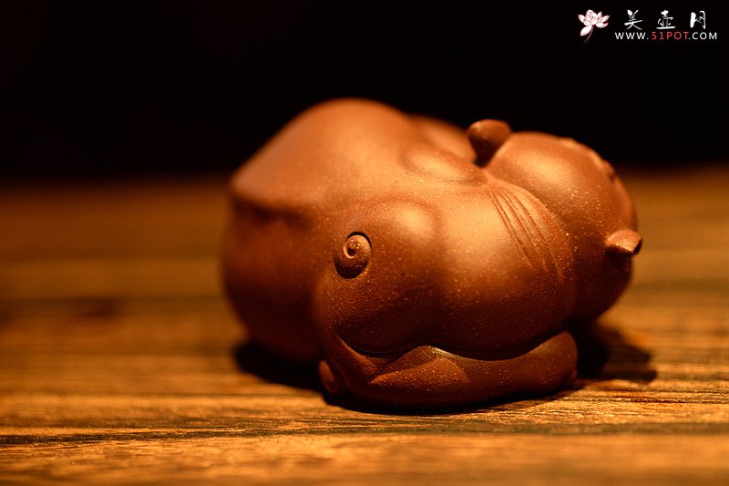 紫砂壶图片：栩栩如生 睡狸o(∩_∩)o  精品茶宠 - 宜兴紫砂壶网