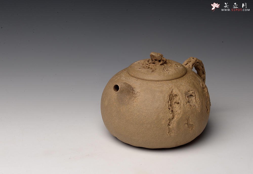 紫砂壶图片：肌理丰富 拙味~ 全手薄胎龚春 金蟾~沧桑质感 - 宜兴紫砂壶网