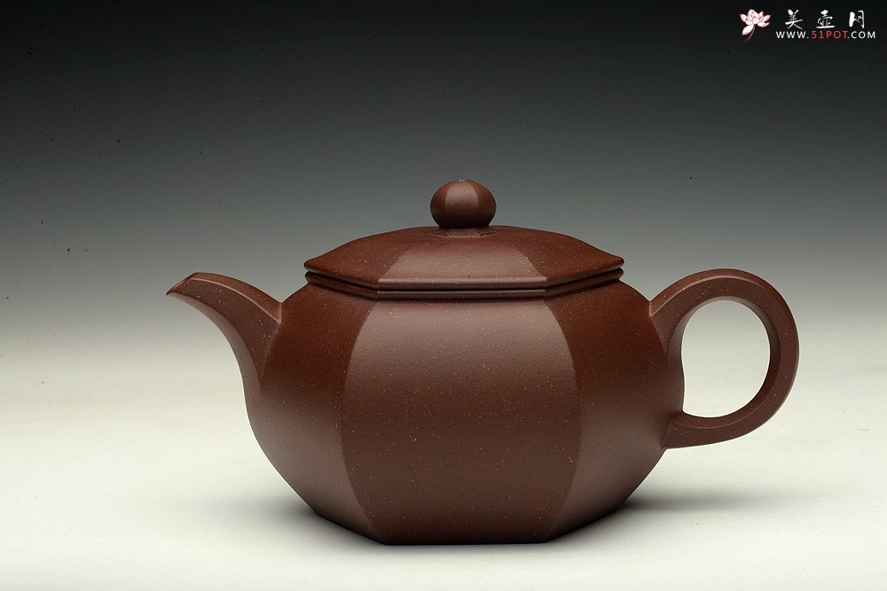 紫砂壶图片：何卫枫新作 面面得体 大口实用 全手醉六方 - 宜兴紫砂壶网