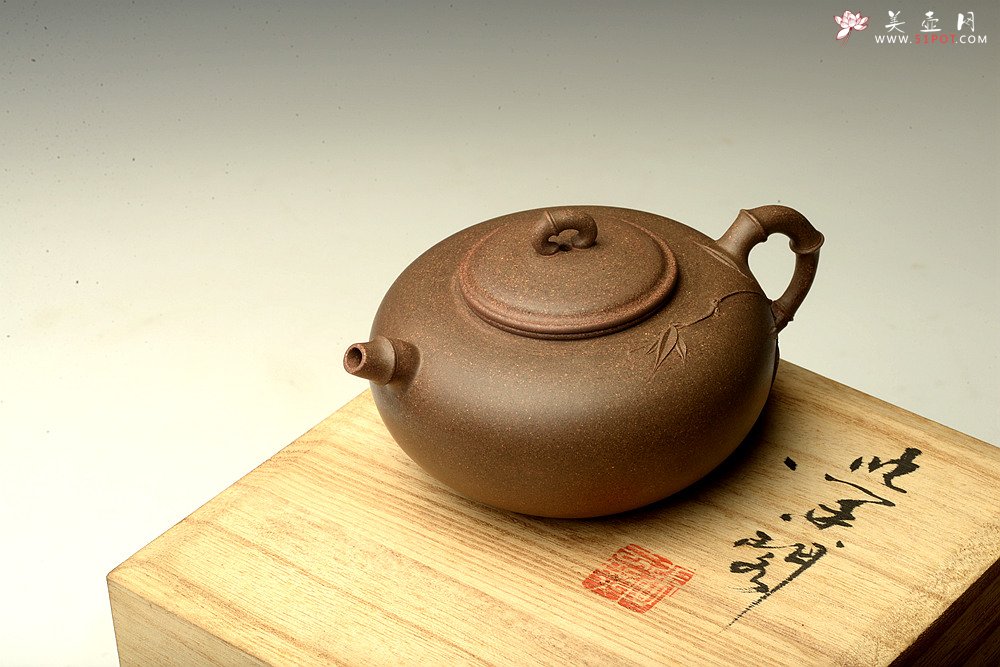 紫砂壶图片：实力派潘丹初 优质青段 国画入壶 秀雅文气 全手原创福竹o(∩_∩)o  - 宜兴紫砂壶网