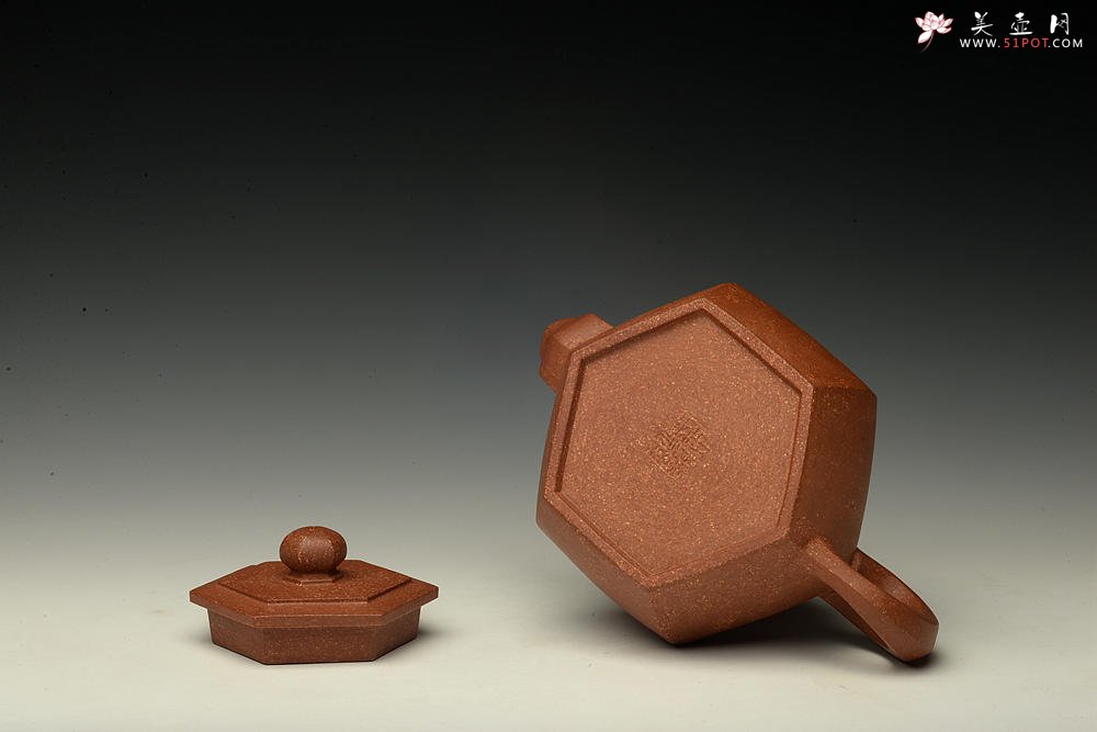 紫砂壶图片：陈进全手近作 沉稳大气  道洪风格之六方紫锤 - 宜兴紫砂壶网