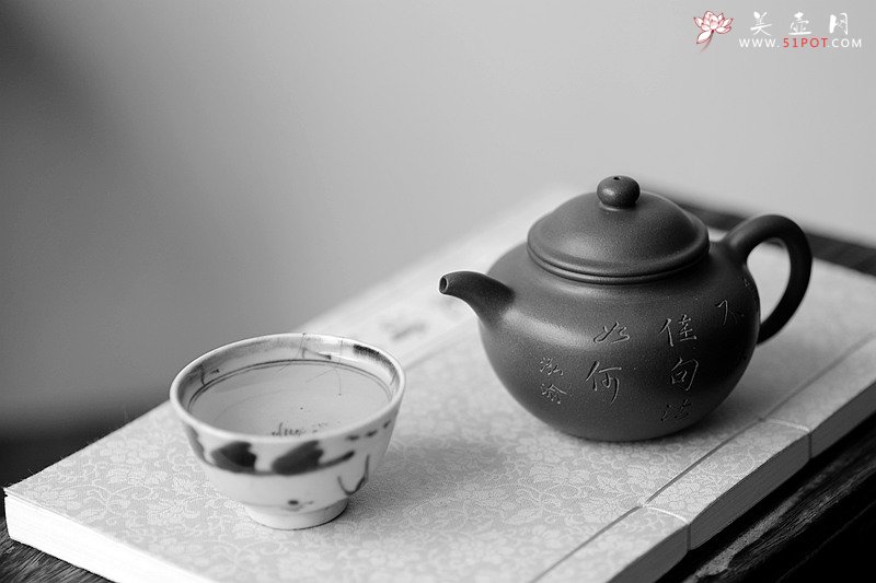 紫砂壶图片：鸿渝山房摹古之留佩莲子 娇小可人 美壶特惠 - 宜兴紫砂壶网