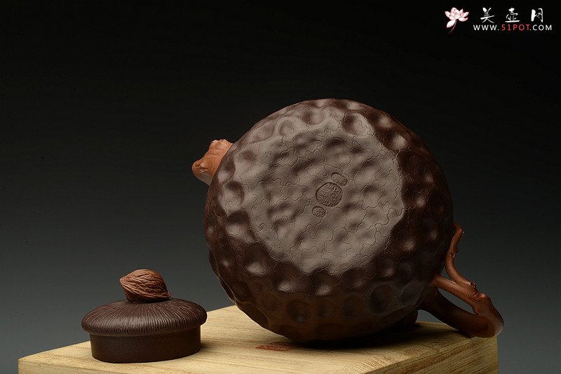 紫砂壶图片：原创作品 孙伟强张新亚合作 菩提 沧桑自然 贴叶精湛 - 宜兴紫砂壶网