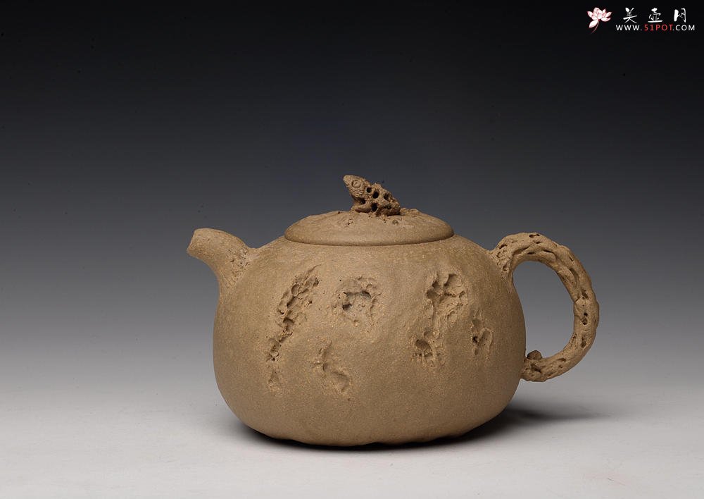 紫砂壶图片：肌理丰富 拙味~ 全手薄胎龚春 金蟾~沧桑质感 - 宜兴紫砂壶网