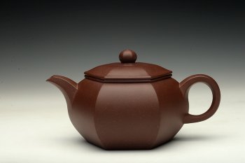 紫砂壶图片：何卫枫新作 面面得体 大口实用 全手醉六方 - 宜兴紫砂壶网