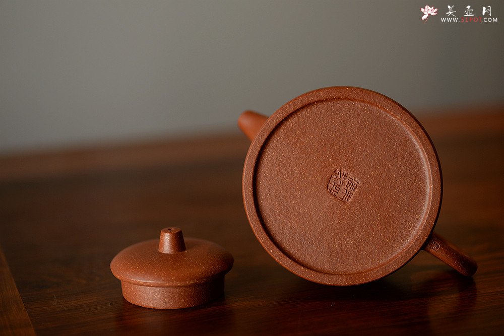 紫砂壶图片：油润降坡泥 山水清味~ 曼生井栏 - 宜兴紫砂壶网