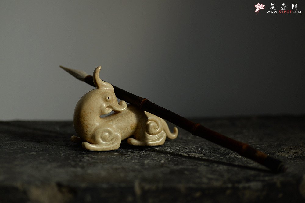 紫砂壶图片：战国时期青铜器 茶宠/镇纸/摆件/笔架  - 宜兴紫砂壶网