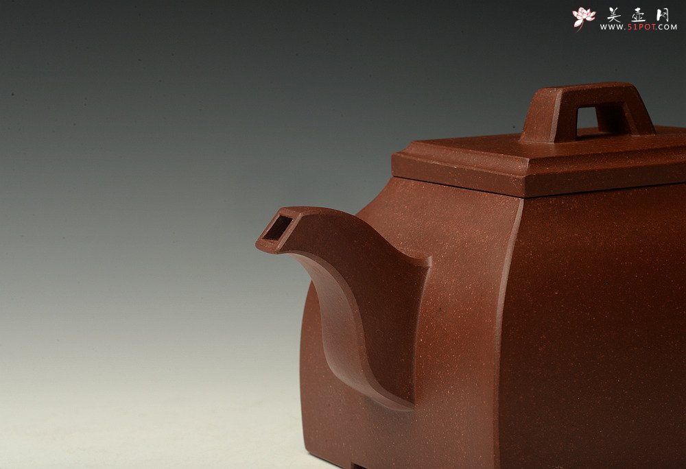 紫砂壶图片：厚重大气 全手琮鼎四方 - 宜兴紫砂壶网