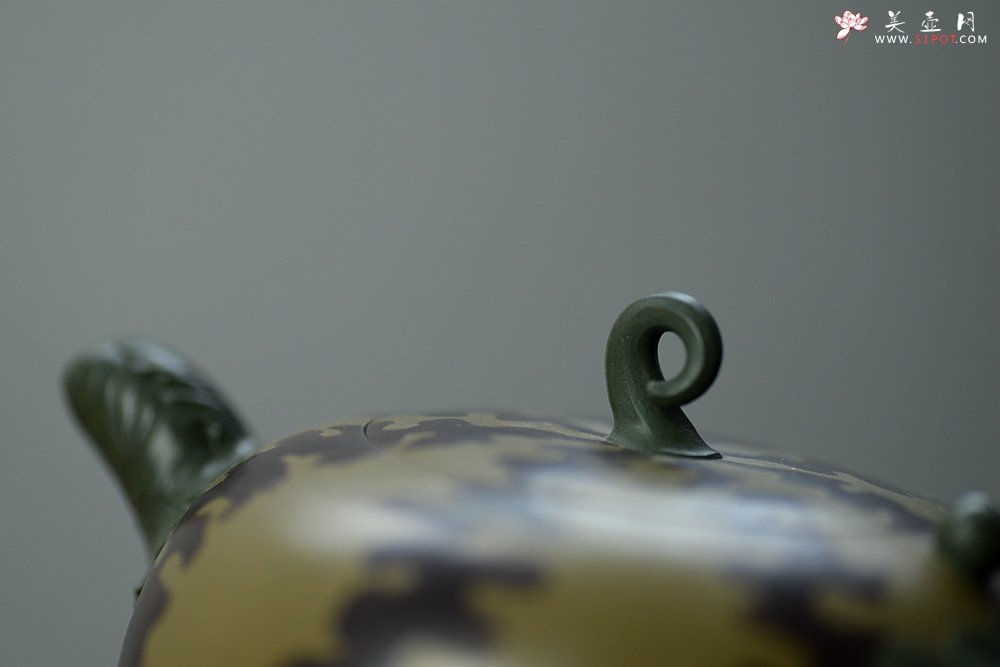 紫砂壶图片：田园情趣 经典花货 丰收西瓜 张新亚孙伟强合作 - 宜兴紫砂壶网