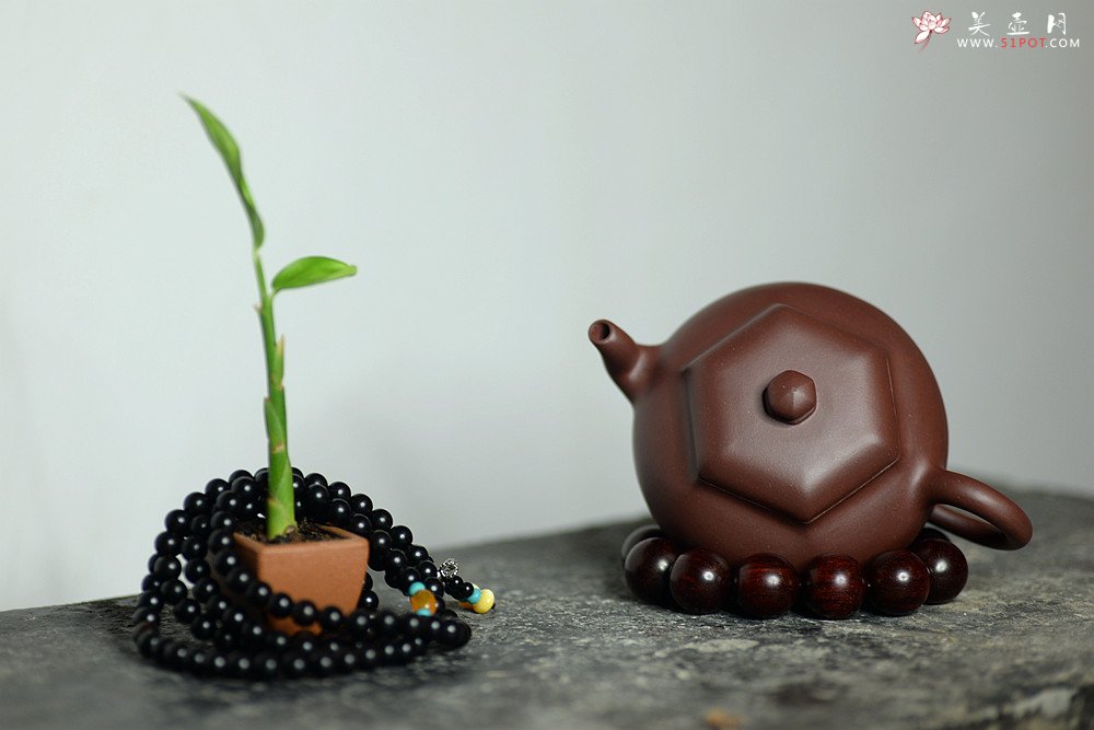 紫砂壶图片：潘小东新作 端庄秀丽 随方就圆 全手六方鼓腹 难度大~ - 宜兴紫砂壶网