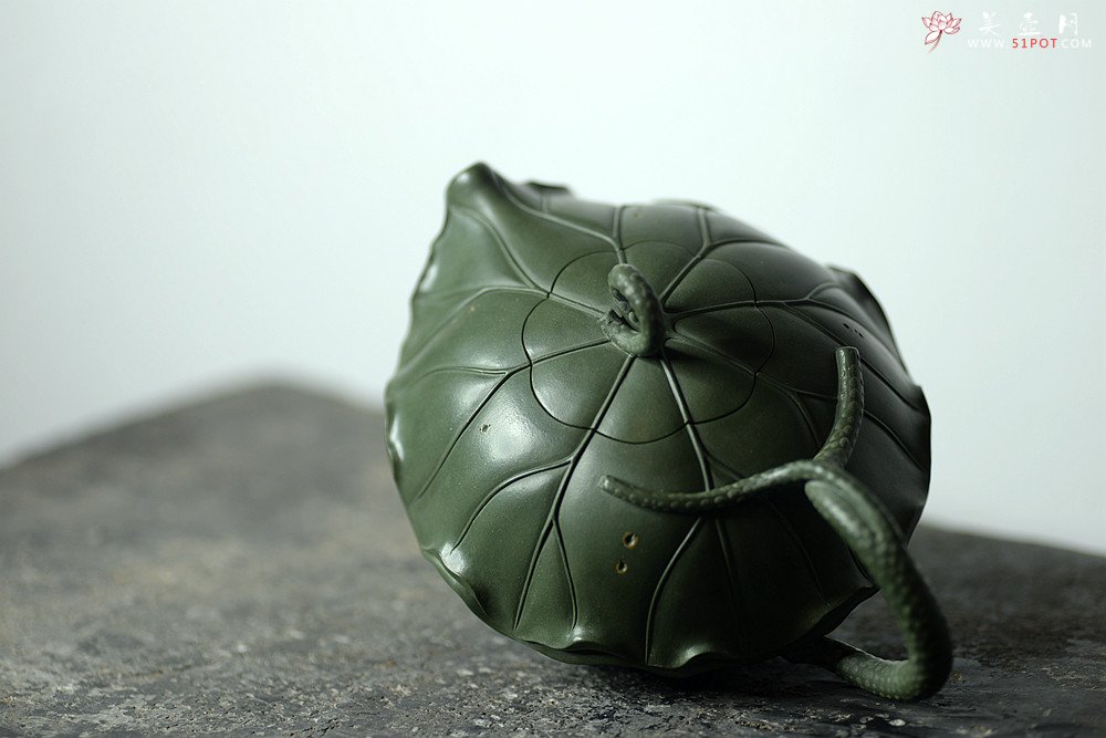 紫砂壶图片：清风徐徐 荷叶微卷有清香之和合  孙伟强张新亚原创作品 至美清廉 - 宜兴紫砂壶网